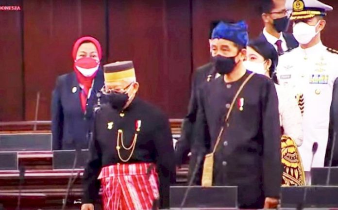 Presiden Jokowi bersama Wapres Ma'ruf Amin pada Sidang Tahunan MPR 2021, Senin, 16/8/2021. (youtube)