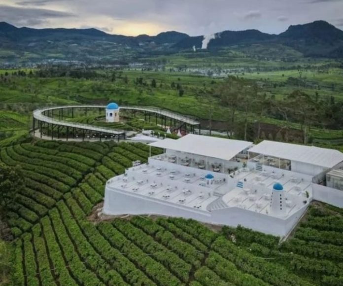 Nimo Highland tempat wisata di Pengalengan, Bandung, Jawa Barat. Harga tiket masuk Nimo Highland Agustus 2022, tempat wisata instagramable di Pangalengan. (Instagram/@nimohighland)