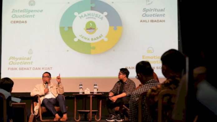 Gubernur Jabar Ajak Pemuda tak Suka Bertengkar Membesarkan Perbedaan 29 October 2022 - 08:54 WIB 0 Gubernur Jabar Ajak Pemuda tak Suka Bertengkar Membesarkan Perbedaan Gubernur Jawa Barat Ridwan Kamil mengajak mahasiswa dan pelajar untuk menghindari pertengkaran dan memperkuat persatuan.